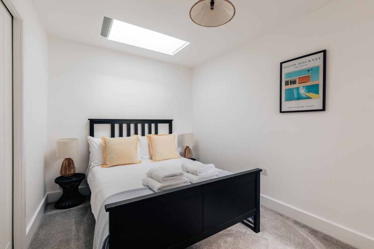 Redland Stay In Bespoke Home 2 Of 2 Бристол Екстериор снимка