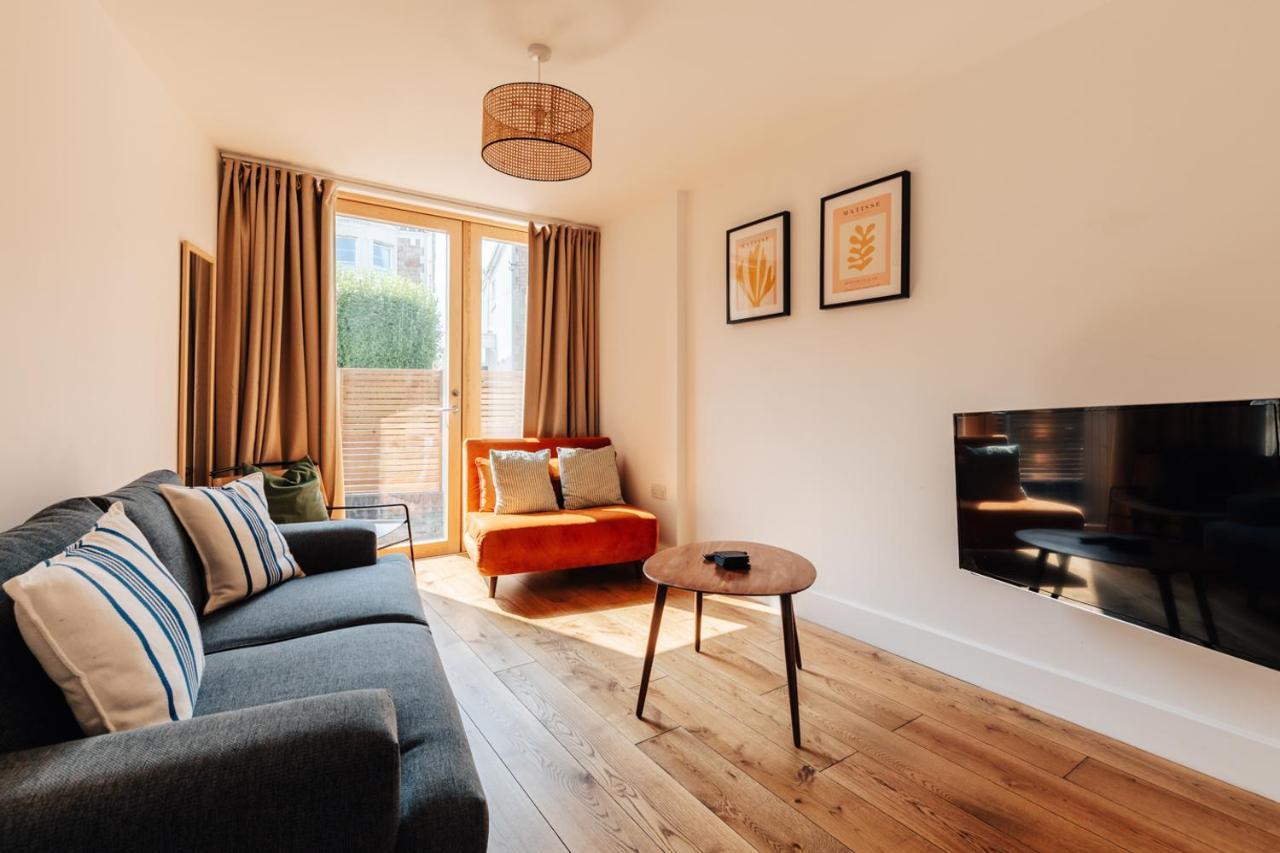 Redland Stay In Bespoke Home 2 Of 2 Бристол Екстериор снимка